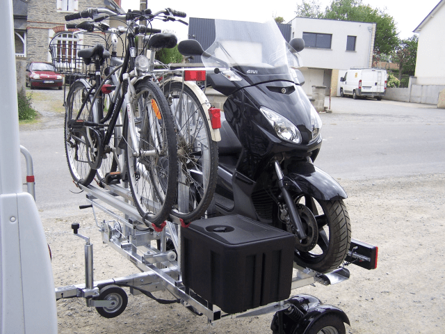 Support de roue pour la fabrication d'une remorque vélo