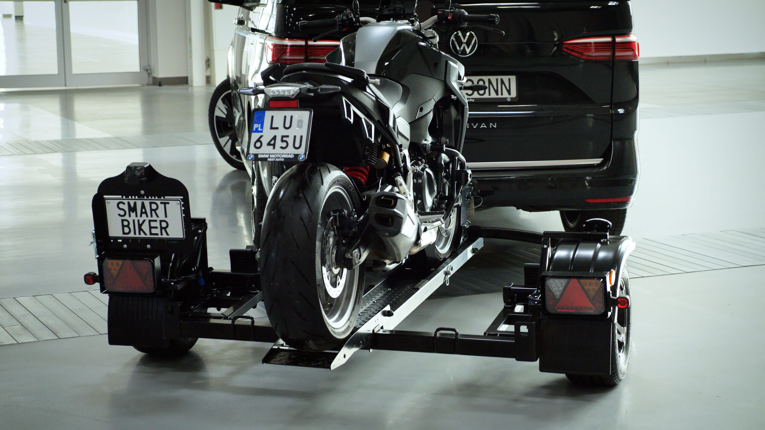 SmarBiker_v2.00_00_04_10.Still004